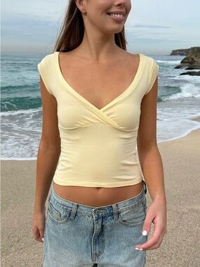 Brandy Melville Amara Tank in Pastel Yellow